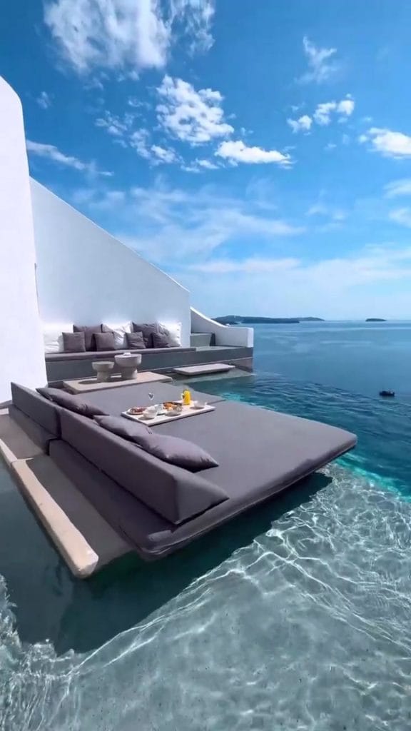 168 HOLIDAY BEACH RESORT